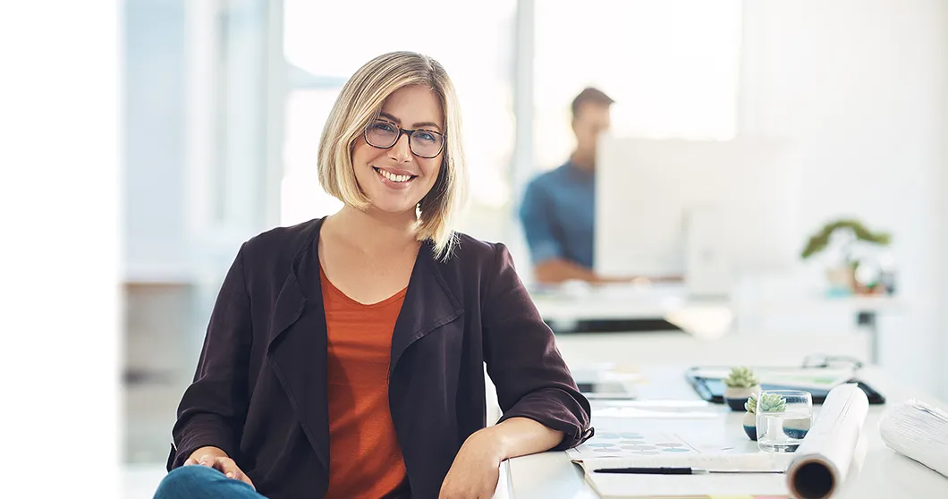 Mujer de negocios en la oficina